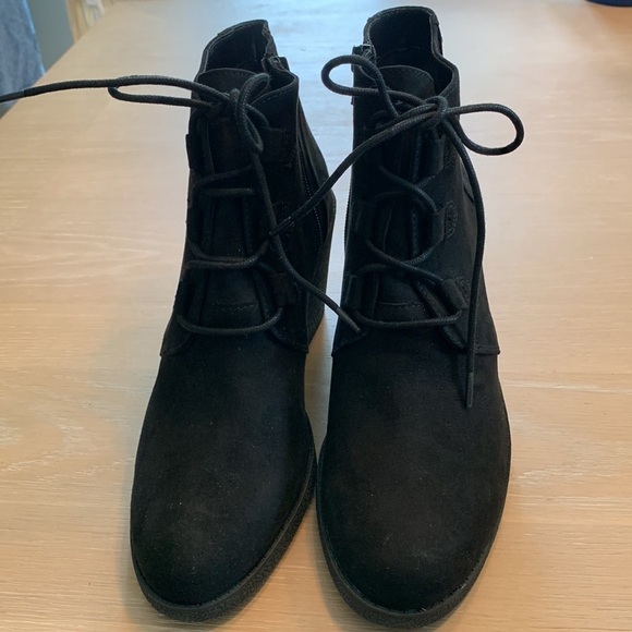 Style & Co Wedge Booties black with laces and inside zippers Sz 9M, New in Box - Picture 3 of 10